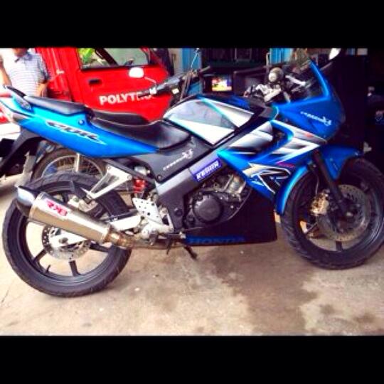 Jual cbr 150 thailand warna biru tahun 2006
