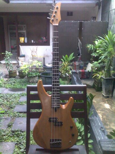 BASS YAMAHA VINTAGE