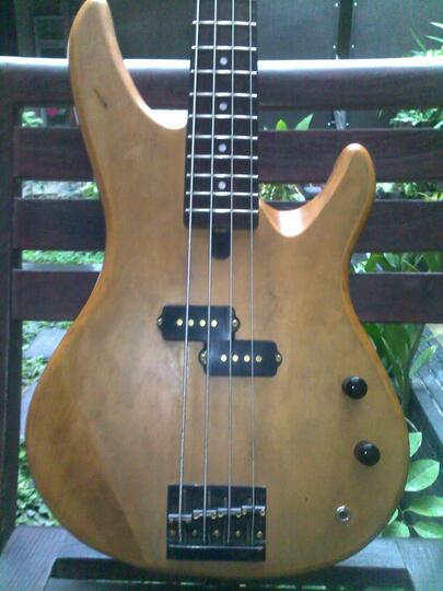BASS YAMAHA VINTAGE