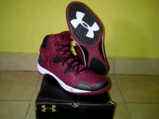 FS sepatu basket original under armour micro G torch 2 size 10/44 tag kobe,jordan,LBJ