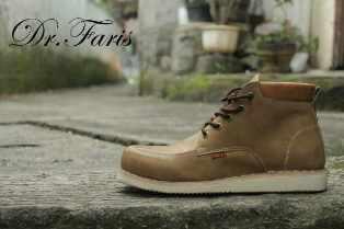 sepatu boots Doctor Faris