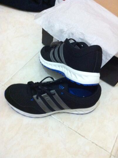 Sepatu running adidas falcon 2m ORI. Limited edition
