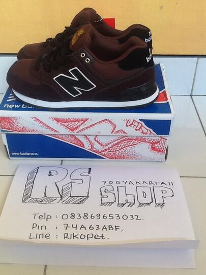 New Balance 574 vietnam ,coklat ,merah 