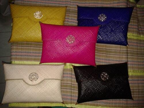 Dompet selop pandan kerajinan rajapolah