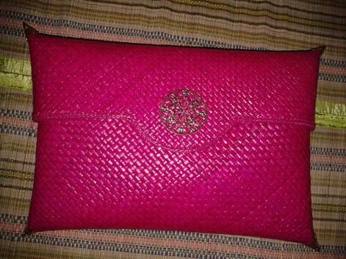 Dompet selop pandan kerajinan rajapolah