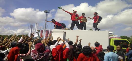 Akibat W*lls Ice Cream Day, Taman Bungkul Surabaya Rusak. Bu Risma Ngamuk
