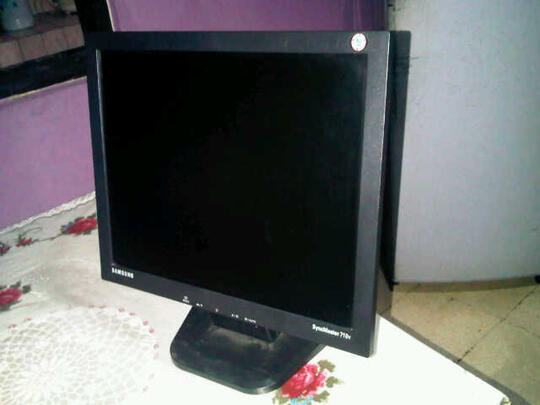 monitor samsung syncmaster 710v