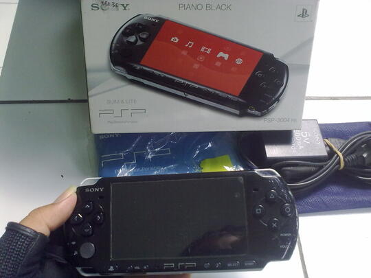 Terjual SONY PSP 3006 / 3004 PIANO BLACK FULLSET MULUS BANDUNG | KASKUS
