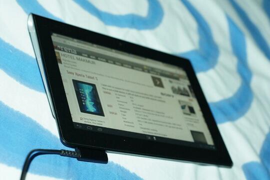 SONY Tablet S 32Gb Wifi SGPT112ID/S + TP Link Portable Battery Powered 3G/4G Wireless