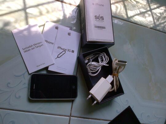 JUAL IPHONE 3GS 8GB BLACK +BONUS