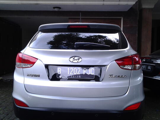Di jual cepat HYUNDAI TUCSON 2.0 2WD AT