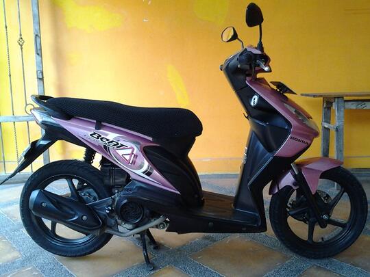 Honda Beat 2009 Warna Pink