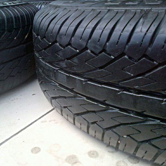 Terjual Velg OEM Nissan Grand  Livina  2014 Ban  Dunlop  