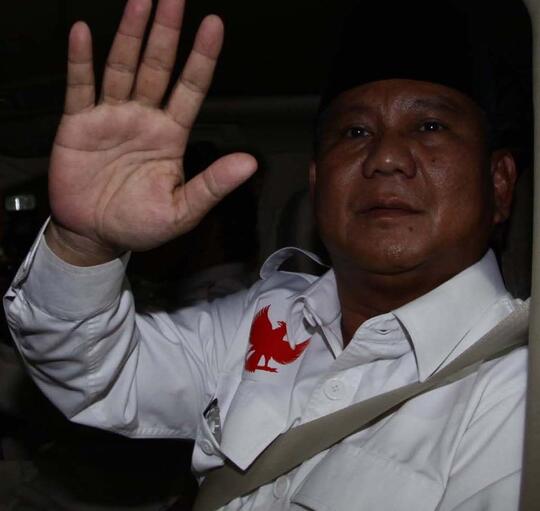 Mahfud Lupa Soal Garuda Di Baju Prabowo Uu Mk Larang