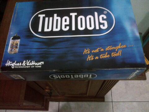 line6 fm4, tce polytune mini, hk tubeman, ditto looper full set