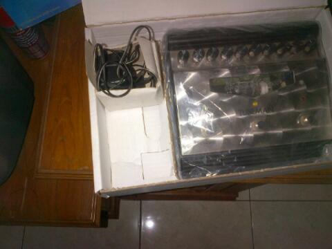 line6 fm4, tce polytune mini, hk tubeman, ditto looper full set