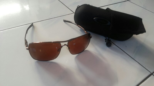 sunglasses oakley deviation brown