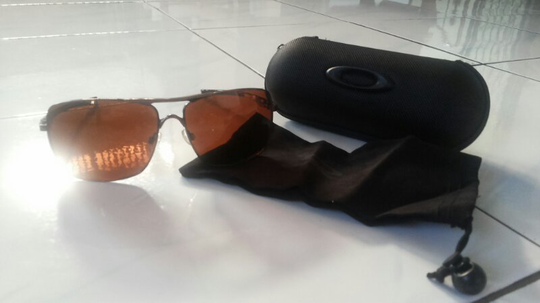 sunglasses oakley deviation brown