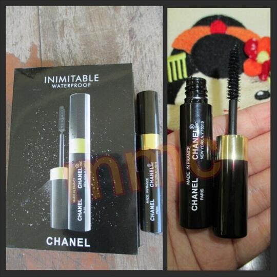 Mini Chanel compact powder