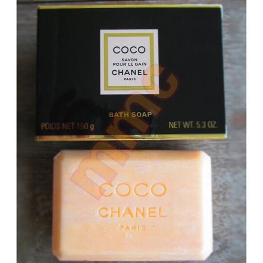 Mini Chanel compact powder