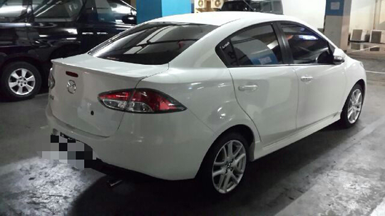 wts. Mazda 2 sedan 2012 type R A/T. Km 15ribuan.