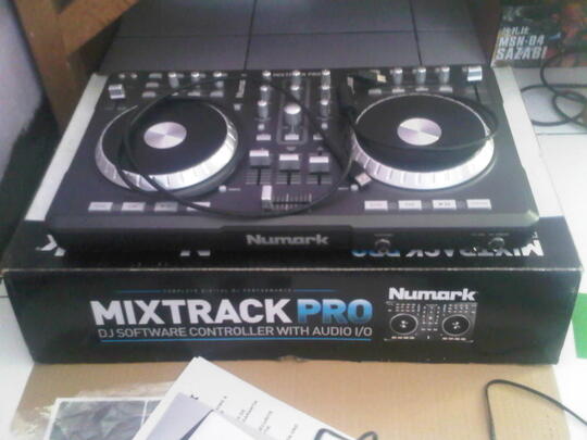 NUMARK MIXTRACK PRO BUILT-IN SOUNDCARD (SUPER RARE)