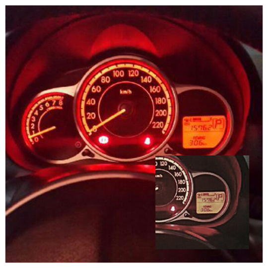 mazda 2 sedan 2012 putih R A/T km 15ribuan MuLUS MuRah