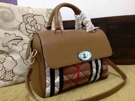 Terjual jual tas lv,burberry, chanel boy,prada tessuto | KASKUS