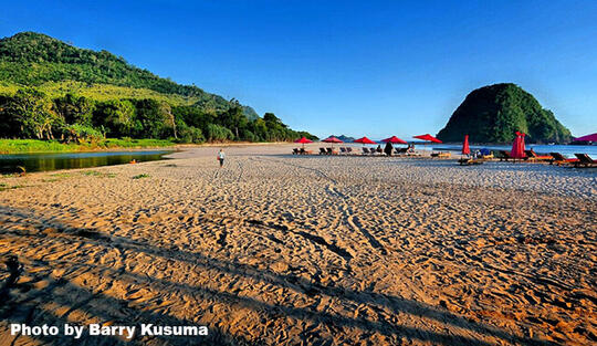 Jalan Jalan Ke Pantai Pulau Merah Banyuwangi Travelling