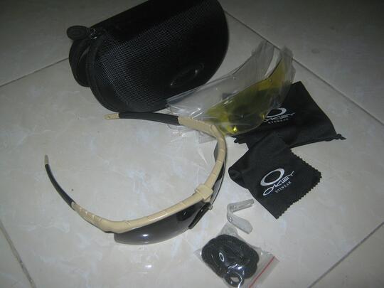 WeTeEs Oakley M frame TAN