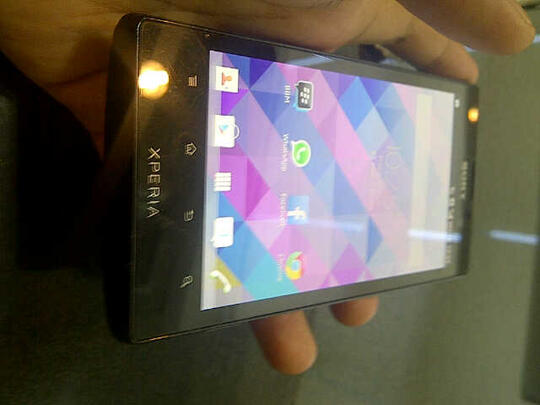sony xperia ion black,spek di atas xperia l. cekidot murmer