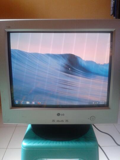 Terjual monitor tabung crt LG 710s 17 