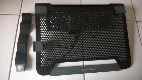 Cooler Master Notepal U3 with 3 fan