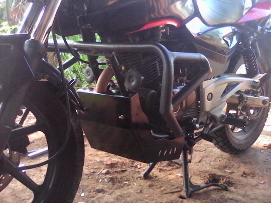 pulsar 180 engine guard