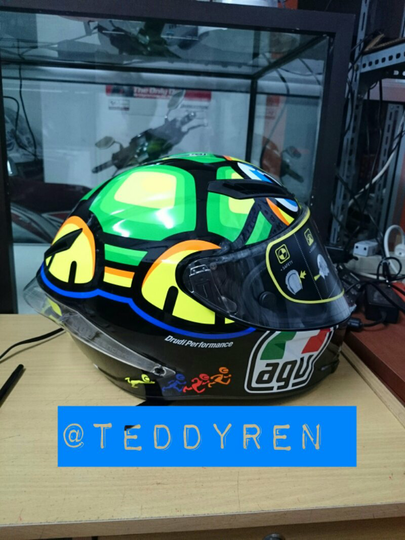 Terjual Helm AGV k3 dan GP-tech harga MIRING ukuran 