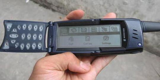 Mengenal Sejarah Smartphone Pertama di Dunia
