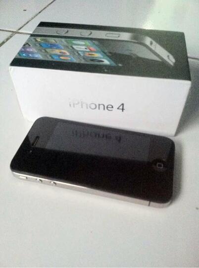 Iphone 4 size 32GB black