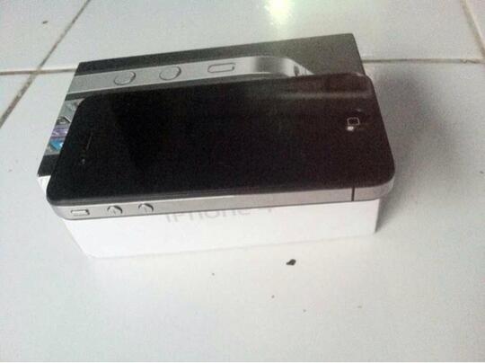 Iphone 4 size 32GB black