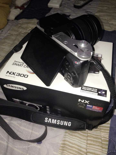 WTS SMART CAMERA SAMSUNG NX 300 (CARI KAMERA DSLR)