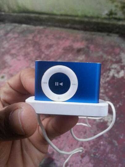 ipod shuffle 2GB imut cuma 200rban pekanbaru only