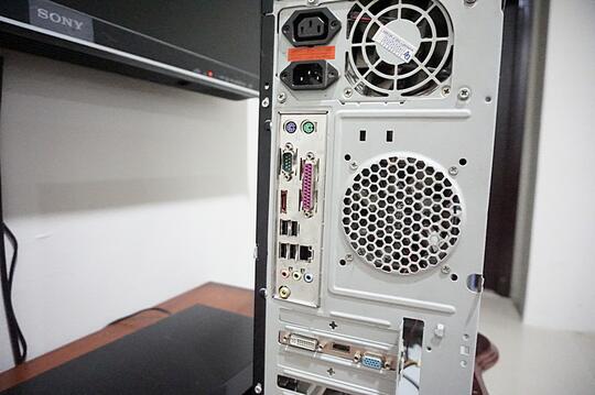CPU Core2duo E4400 Asus P5vd2x Nvidia GT210 Komputer Murah
