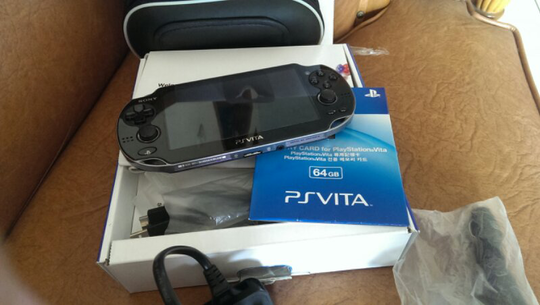 sony ps vita black 3g+wifi + memory 64gb include 2 game