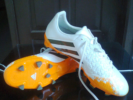 sepatu bola adidas predator absolado