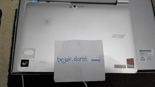 WTS - Acer Iconia tab W511 with docking keybord