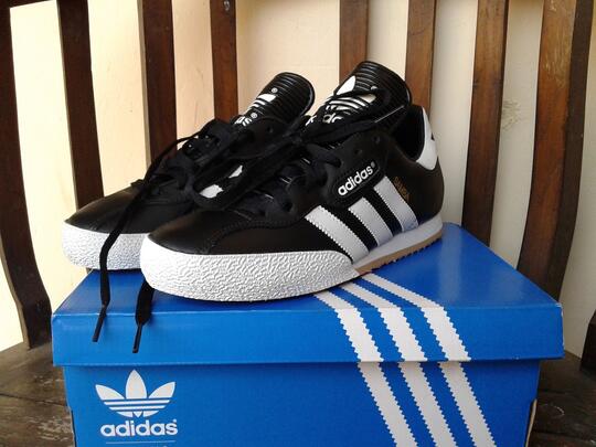 adidas samba biru