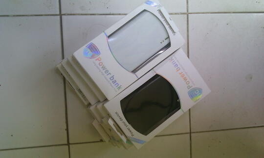 powerbank dompet / wallet 20000 mah, habiskan stok. cekidut gan.
