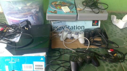 Ps 2 dan PS 1 yang gede serta kaset kaset Rare