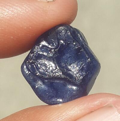 LELANG KERIKIL PT 97 (ROUGH SAFIR, SWISS BLUE TOPAZ, TAPAK JALAK, DLL)