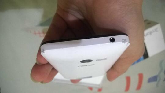 Asus Zenfone 4 Garansi 2015 masih mulus