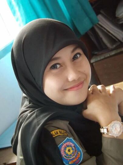 Nurul Habibah, Satpol PP Cantik Berhijab Buat Gemas Dunia Maya